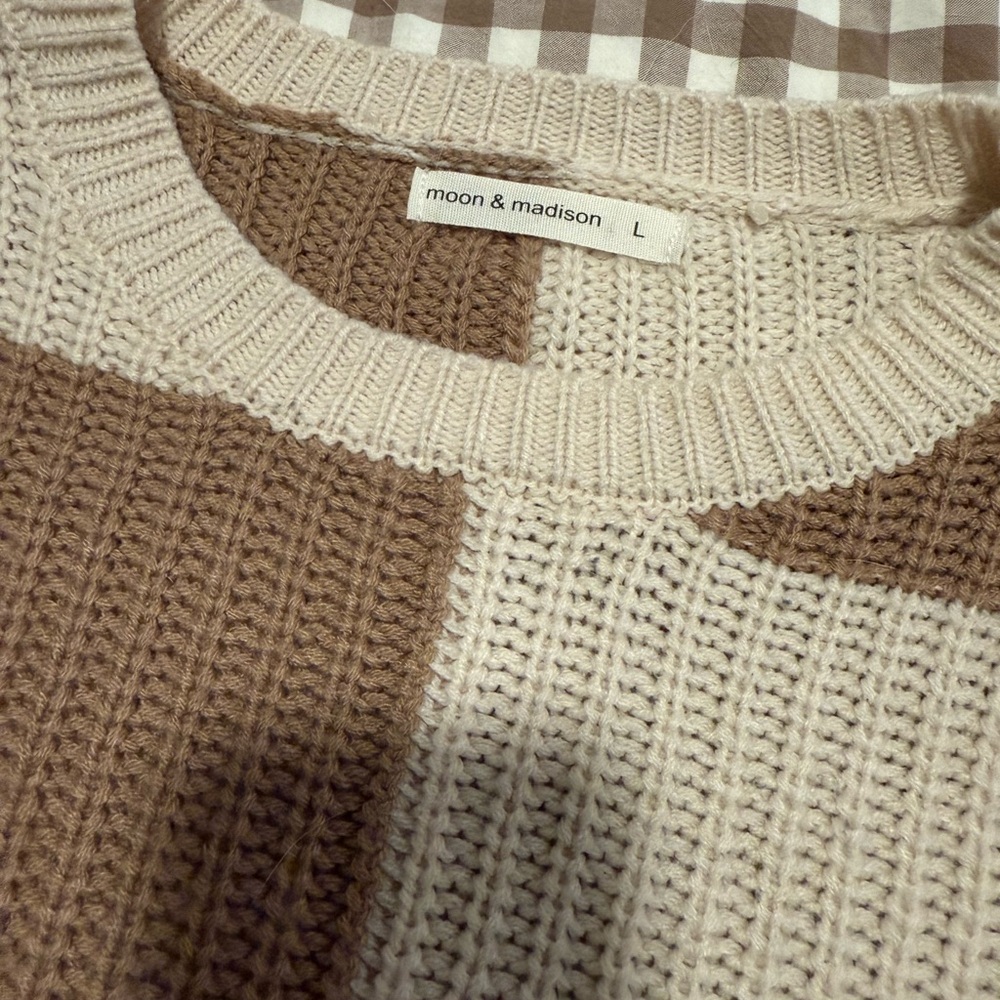 Crop Checkered Sweater - Picture 2 of 2